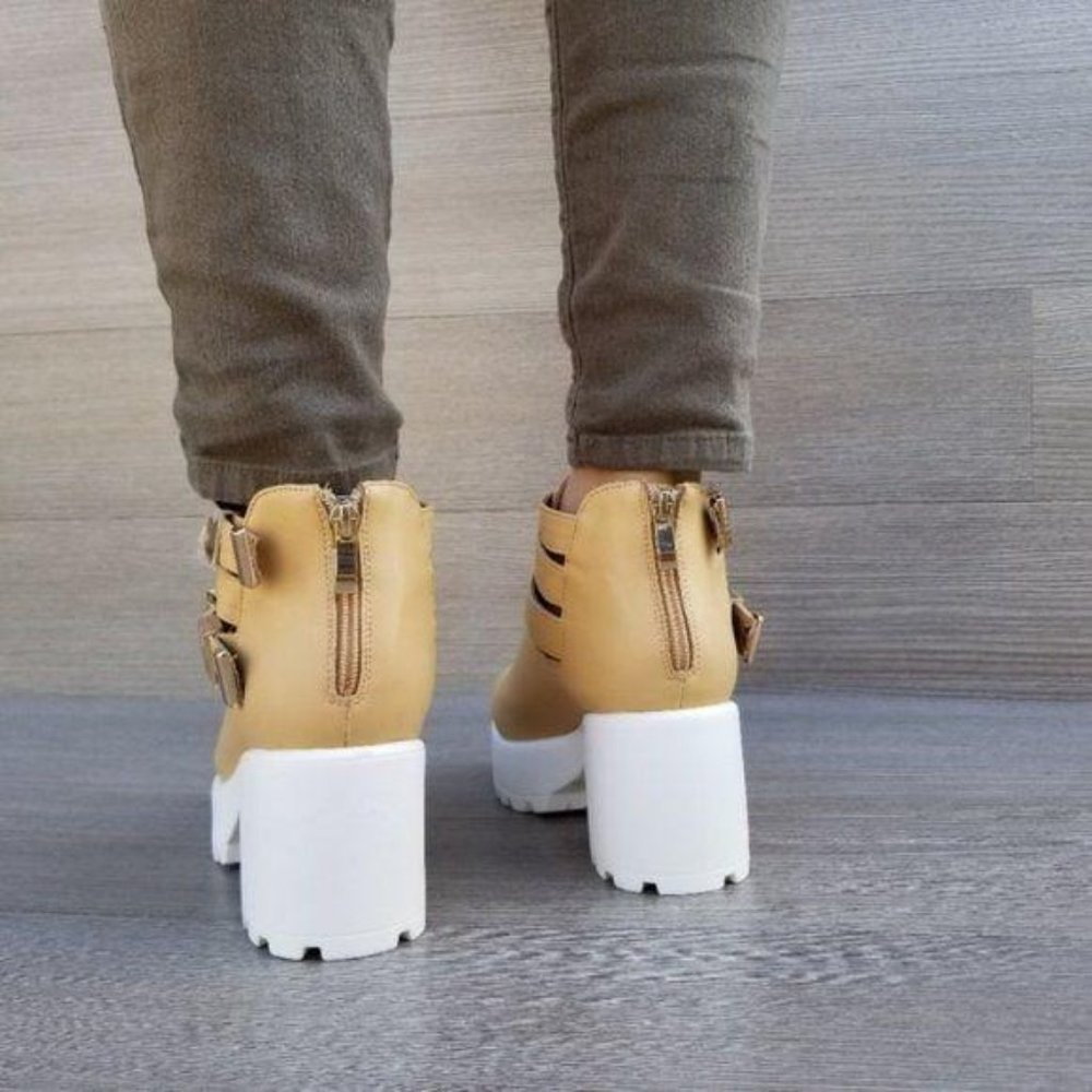 90's Grunge Chunky Heel Buckle Ankle Boot - Picture 6 of 8